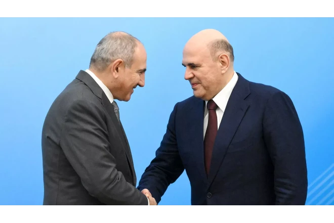 Mişustin Paşinyanla birgə görüntüləndi 