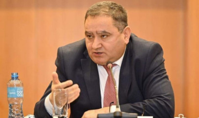 Etibar Əliyevdən Nəriman Həsənzadənin oğluna Cavab: "Atanın il boyu neçə kitabı satılıb?"