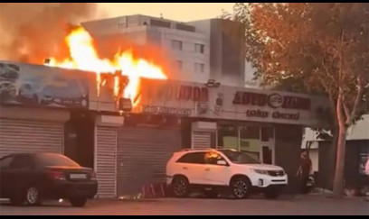 Sumqayıtda avtomobil təmiri sexi yandı - VİDEO