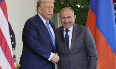 Paşinyan Trampa zəng edib 