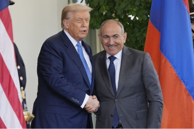 Paşinyan Trampa zəng edib 
