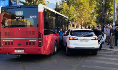 “Baku Bus” Gəncədə qəzaya düşdü 