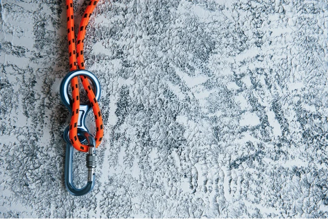 Dağa qalxan alpinistlər İTKİN DÜŞDÜ