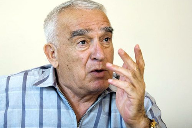 Çingiz Əlioğlu vəfat etdi 