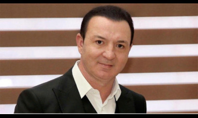 Vasif Məhərrəmli oğlu ilə çimərlikdə görüntüləndi - VİDEO