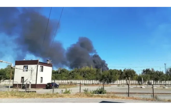 Orenburqda PUA hücumu: Orsk neft zavodunda güclü yanğın – FOTO, VİDEO