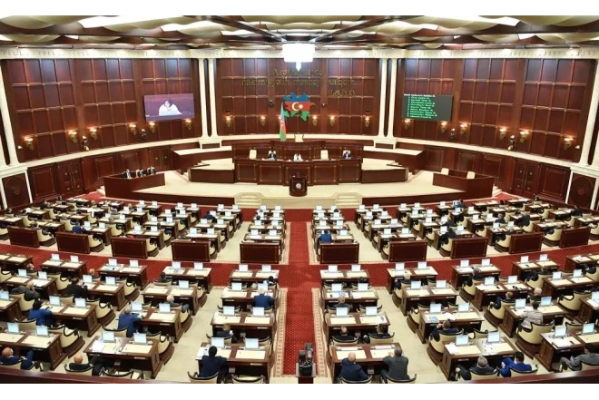 Komitə sədri deputatla Özbəkistana gedir 