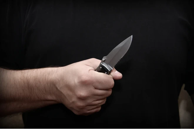 Çində bıçaqlı şəxs küçədə insanlara hücum edib 