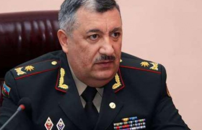 Generalın qızı dövlət idarəsində qalmaqal yaratdı – Rəsmi sənədi cırıb qaziyə hədə gəldi