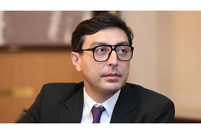 Nazir onu direktor təyin etdi 