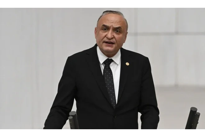 Türkiyədə millət vəkili bıçaqlanıb 