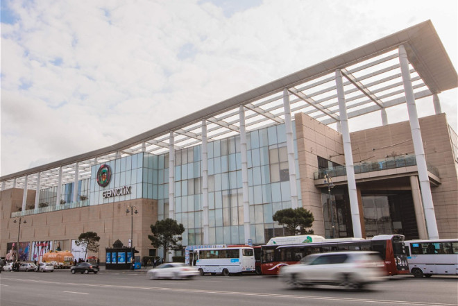 “Gənclik Mall”da təhlükəsizlik siqnalı verildi, vətəndaşlar təxliyə olundu 