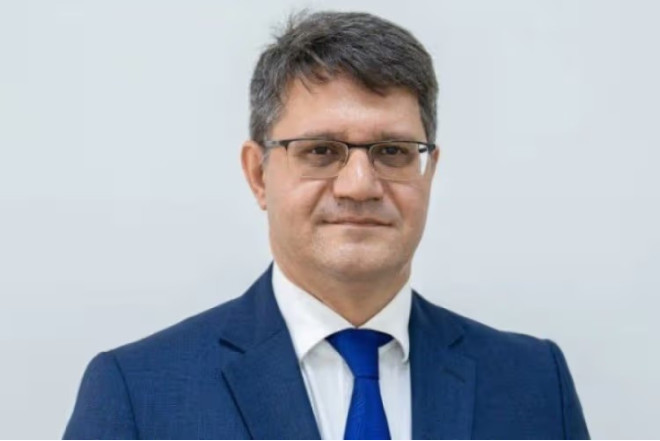 Nazir müşavirini İŞDƏN ÇIXARDI