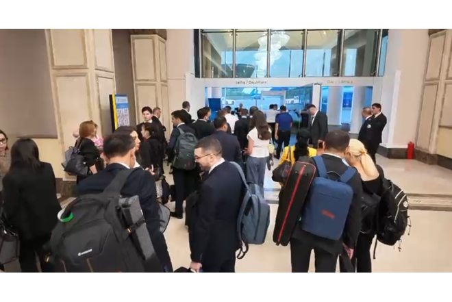 Azərbaycan mediası İlham Əliyevin səfərini işıqlandırmaq üçün Özbəkistana yola düşüb - VIDEO