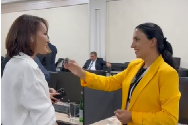 Özbəkistanlı jurnalistdən Azərbaycana: “Bizim ailəmiz Türk dünyasıdır”- VİDEO