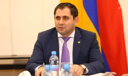 Ermənistanın müdafiə naziri HƏRBÇİLƏRİN ÖLÜMÜNƏ AYDINLIQ GƏTİRDİ