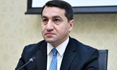 Hikmət Hacıyev təltif edilib 