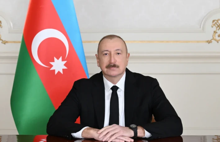 Prezident Zelenskini təbrik etdi 