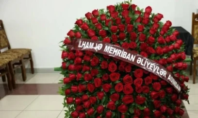 Prezident və xanımından Bakıxanovun vida mərasiminə ƏKLİL