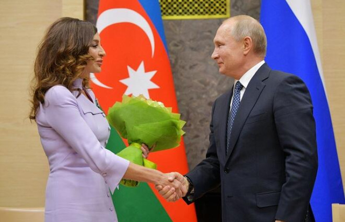 Putin Mehriban Əliyevanı təbrik edib 
