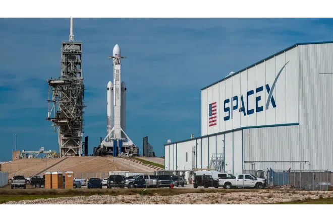 "SpaceX"dən yeni layihə - 100 milyard dollarlıq kosmik baza