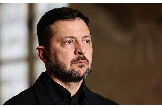 Zelenski İlon Maskı təltif etdi 