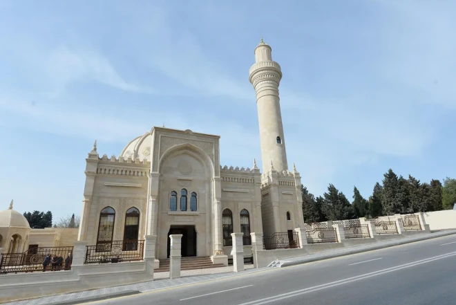 Azərbaycandakı məscidlərdə 1500 nəfərə yaxın din xadimi fəaliyyət göstərir 