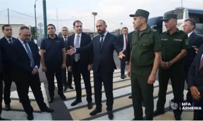Mirzoyan xarici səfirləri Türkiyə sərhədinə apardı 