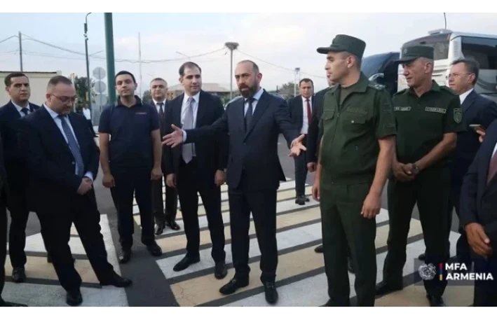 Mirzoyan xarici səfirləri Türkiyə sərhədinə apardı 