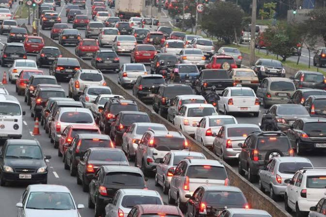 Bakı yollarındakı tıxacın çarəsi nədir? – Ekspertdən vacib təkliflər