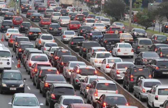 Bakı yollarındakı tıxacın çarəsi nədir? – Ekspertdən vacib təkliflər