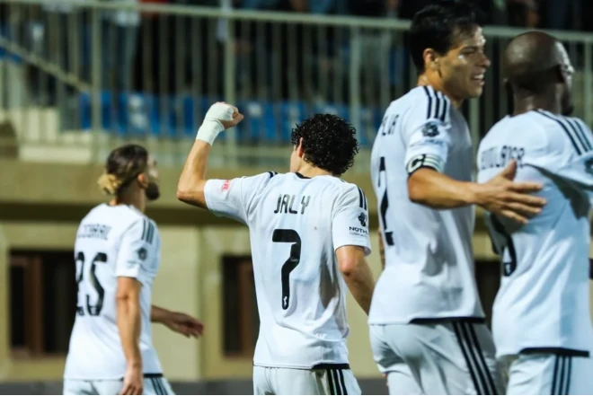 Premyer Liqa: "Qarabağ" 10 nəfərlə "Sumqayıt"a qalib gəlib 