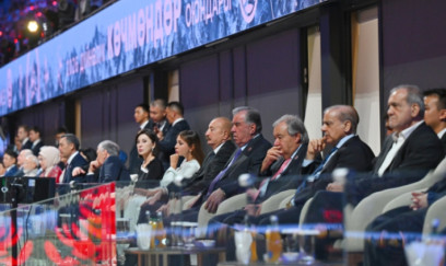 İlham Əliyevi xanımı, Pezeşkianı qızı, Lukaşenkonu oğlu müşayiət edir - Bəs Putini? - FOTOLAR