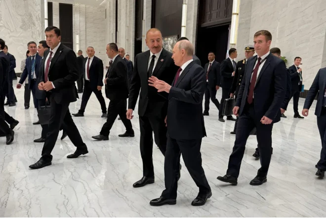 İlham Əliyev Bişkekdə Vladimir Putin ilə söhbət etdi - FOTOLAR