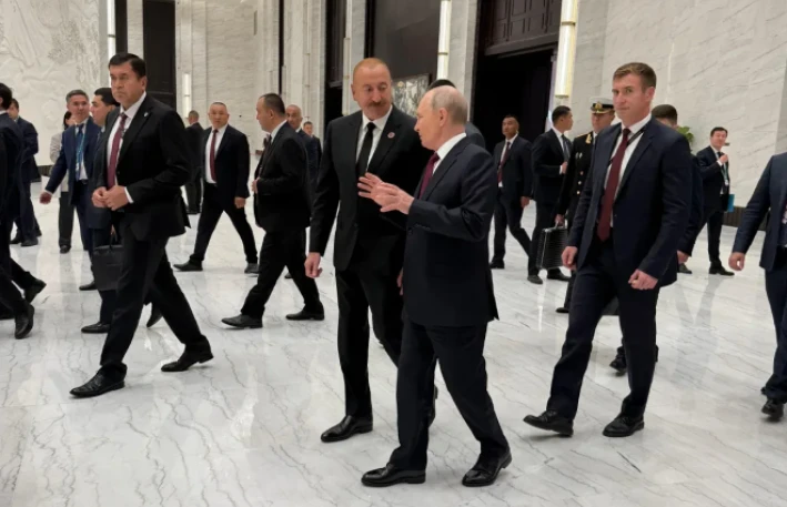 İlham Əliyev Bişkekdə Vladimir Putin ilə söhbət etdi - FOTOLAR