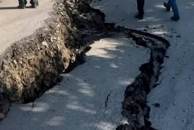Çökən yollar kimin məsuliyyətidir? – Ekspertdən açıqlama