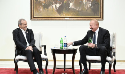 Əliyev–Pezeşkian görüşündə diqqət çəkən tablo: Dörd detal nə deyir?