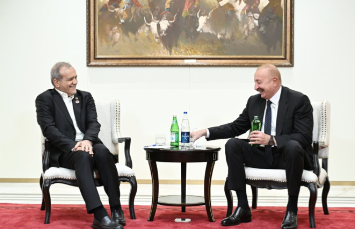 Əliyev–Pezeşkian görüşündə diqqət çəkən tablo: Dörd detal nə deyir?
