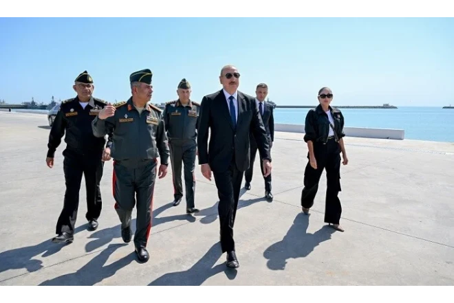 İlham Əliyev Hərbi Dəniz Qüvvələrində oldu 