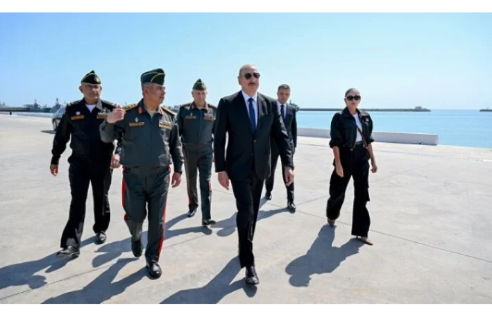 İlham Əliyev Hərbi Dəniz Qüvvələrində oldu 
