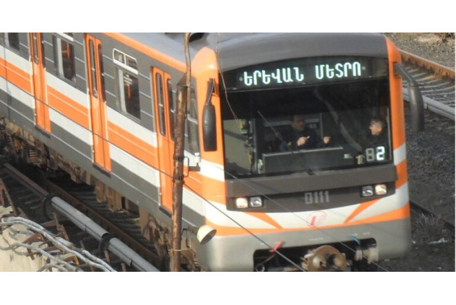 İrəvan metrosunda sərnişin böhranı: Vaqon çatışmazlığı üzə çıxdı