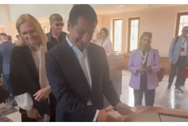 Hikmət Hacıyev erməni saxtakarlığını belə ifşa etdi - VİDEO