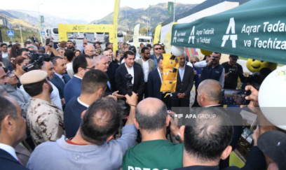 Kəlbəcərdə Bal Festivalı keçirilib 