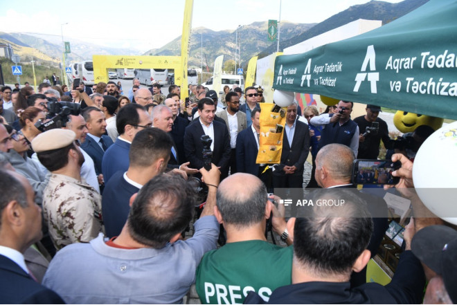 Kəlbəcərdə Bal Festivalı keçirilib 