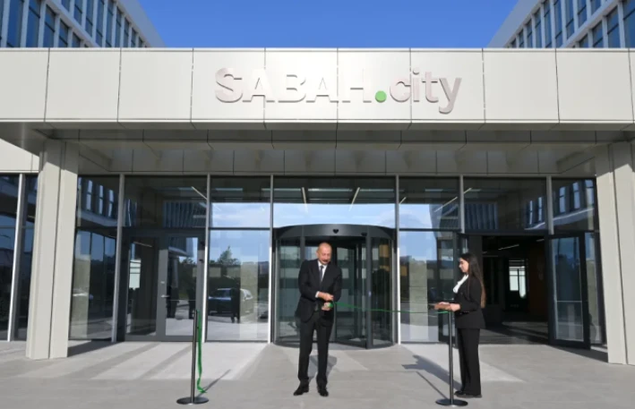 İlham Əliyev “SABAH.city”nin açılışında 