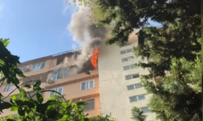Bakıda yaşayış binasında yanğın - VİDEO- YENİLƏNDİ