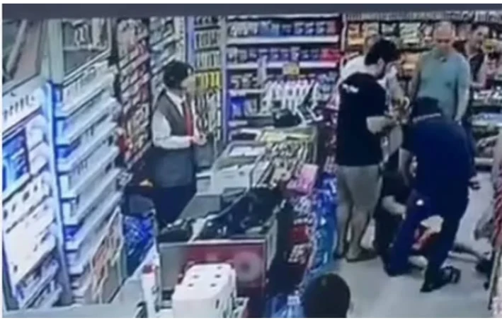 Autizm​li övladının qarşısında qadını döyən şəxs HƏBS OLUNDU