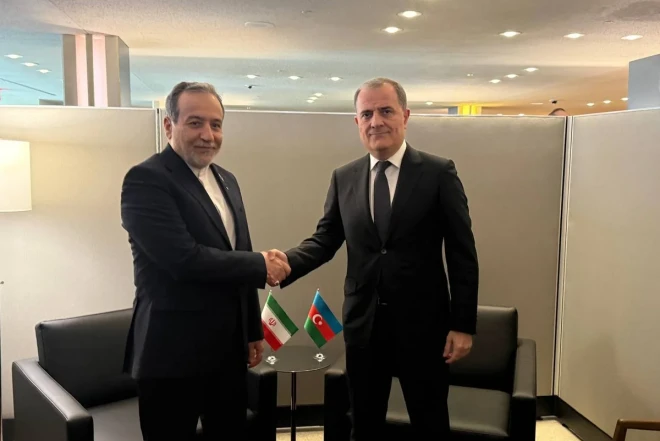 Abbas Əraqçi Ceyhun Bayramovla görüşüb 
