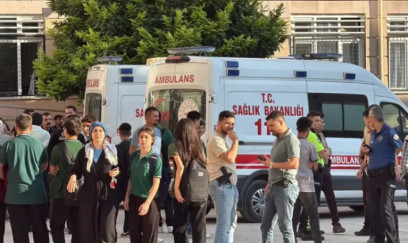 Türkiyədə liseyə silahlı hücum: Hadisə yerindən görüntülər yayıldı - Video