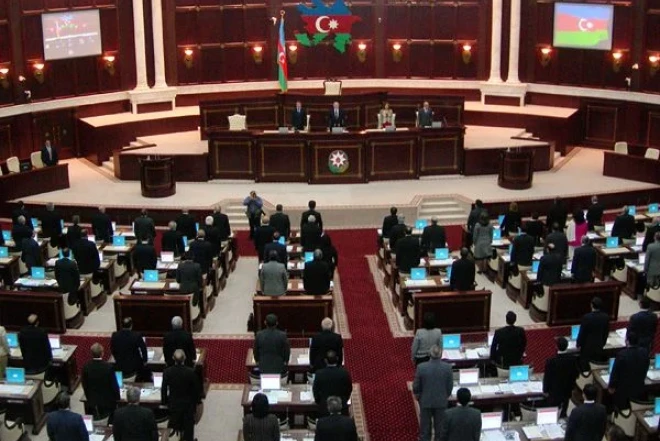 Prezident qanunu imzalamadı, MM-ə qaytardı - Səbəb
